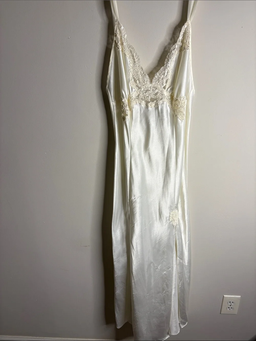 Vintage Victoria's Secret Cream Satin Robe and Lace Chemise Set